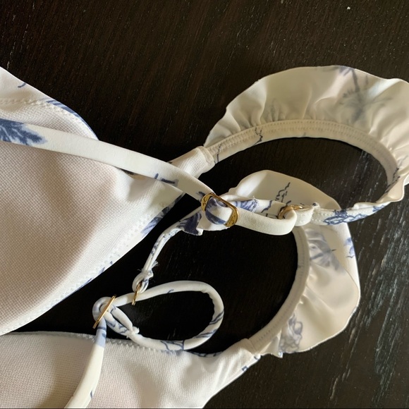 HOLLISTER Ruffle White and Blue Beach Bikini Top and Bottom - Picture 11 of 13